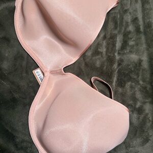 SKIMS Mica Weightless Scoop Bra 38H